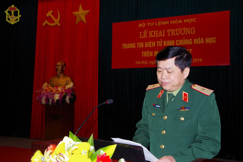 Đồng chí Thiếu tướng Phạm Đức Thọ, Chính ủy Binh chủng phát biểu khai trương