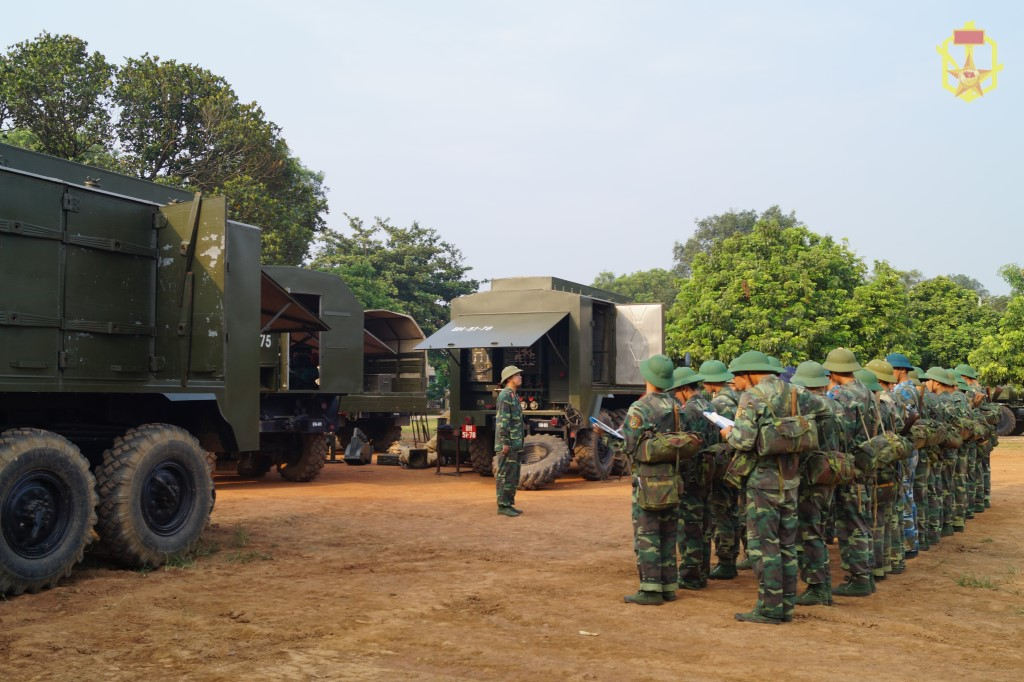 Huấn luyện kỹ thuật trạm AGV3 cho học viên Tiểu đoàn Đào tạo - Trường Sĩ quan Phòng hóa