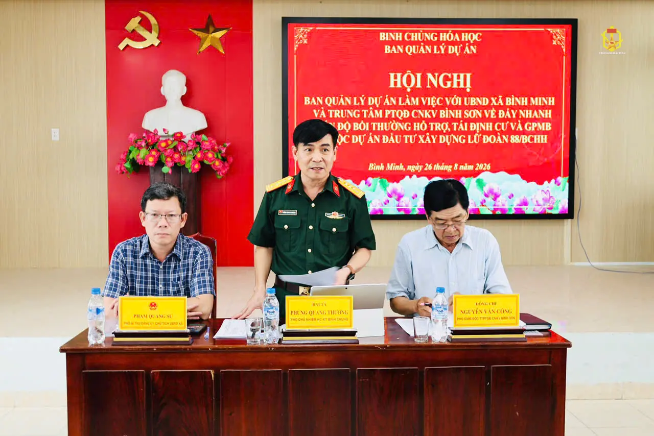 Ban Quản lý dự án đầu tư xây dựng Lữ đoàn 88 Binh chủng Hóa học làm việc với địa phương