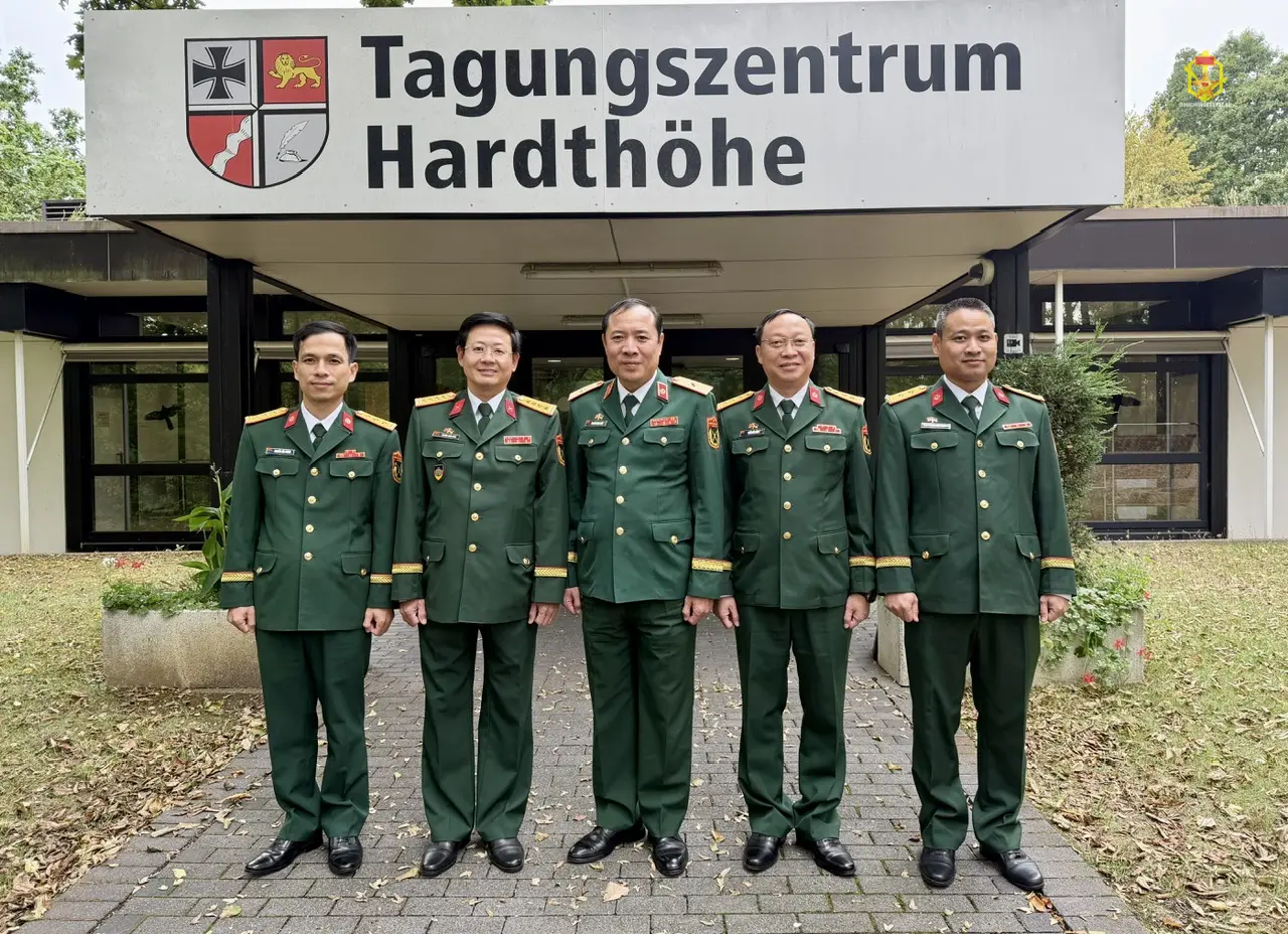 Đoàn công tác Binh chủng Hóa học thăm và làm việc tại Cộng hòa Pháp và Cộng hòa Liên bang Đức